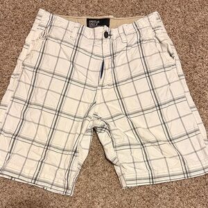 American Eagle Outfitters Men's Cream and Black Plaid Cargo Shorts